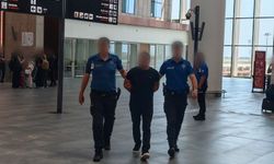13 yıl hapis cezasıyla aranan şahıs havalimanında yakalandı