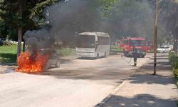 Adana merkezinde korku dolu anlar: Parktaki otomobil patladı!