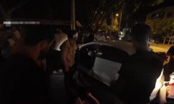 Antalya'da otomobiller kavşakta çarpıştı: 2 yaralı