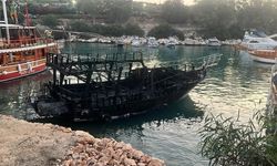 Bir teknede başlayan yangın diğerlerine de sıçradı: 6 tekne zarar gördü