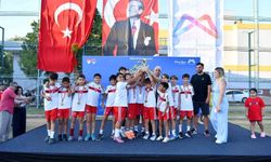 Mersin'de minik futbolcuların şenlik heyecanı sona erdi