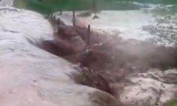 Osmaniye'de sağanak yağış sonrası dere taştı