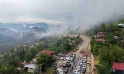 Şiddetli yağış heyelana yol açtı, motosiklet toprak altında kaldı