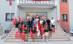 Mersin'de karne dağıtan başkandan çocuklara ekran uyarısı