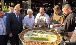 Alpedo Kervan'dan aşure ikramı