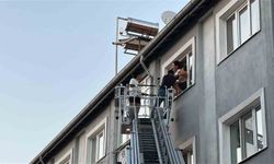 Burdur'da 3 katlı binada çıkan yangında 6 kişi itfaiye ekiplerince kurtarıldı
