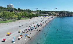 Büyükşehir'den Konyaaltı Sahili'nde 7/24 temizlik mesaisi