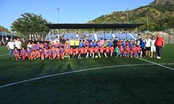 Isparta'da minik kramponlar sahaya çıktı
