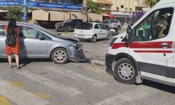 Manavgat'ta otomobiller çarpıştı, sürücüler yaralandı