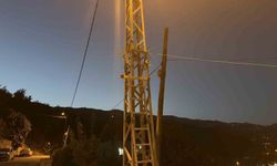 Osmaniye'de elektrik direğine kamera takarken akıma kapılan işçi ağır yaralandı