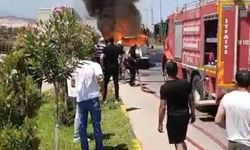 Seyir halindeki pikap alevlere teslim oldu