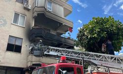 Alanya'da alevlere teslim olan dairede 3 çocuk dumandan etkilendi