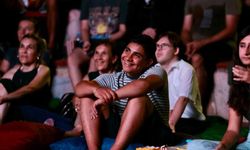 Alanya'da yeşilçam sinema günleri 'Neşeli Günler' ile başladı