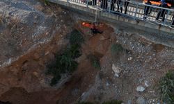 Deniz keyfi hastanede son buldu, kayalık alanda mahsur kalan vatandaş 2 saatte kurtarıldı