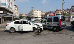 Dönüş için geniş manevra aldı, kaza kaçınılmaz oldu