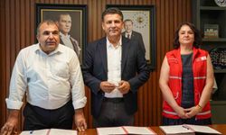 Kozan'da 500 öğrenciye kırtasiye ve okul kıyafeti desteği