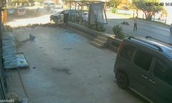3 kişinin yaralandığı kazada parçalanan otomobilin direksiyonundan yürüyerek indi