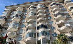 Alanya'da daireden gelen duman ekipleri alarma geçirdi
