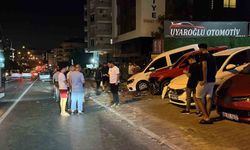 Kontrolden çıkıp savrulan Fiat Tofaş, oto galerideki araçlara çarparak durabildi