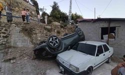Mahalleliyi korkutan yokuşta 3 ayda 2 araç evin bahçesine uçtu