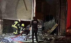 Mersin'deki mobilya mağazası yangını söndürüldü