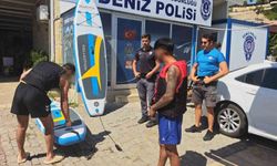 SUP ile denize açıldılar, kürekleri kırılınca kilometrelerce sürüklendiler