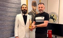 Akif Manaf’a barış çalışmaları için ödül