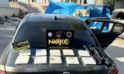Adana'da 2 araçta 2 kilo 95 gram metamfetamin ele geçirildi