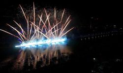 Adana'da dron, lazer ve havai fişek gösterisi görsel şölen oluşturdu