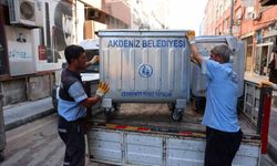 Akdeniz'de yıpranan çöp konteynerleri yenileniyor