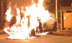 Alanya'da istasyonda şarj olan elektrikli araç yandı