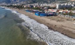 Alanya'da yağmurun ardından güneş yüzünü gösterdi sahiller doldu