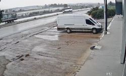 Antalya'da 17 kişinin yaralandığı midibüs kazası güvenlik kamerasında