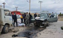Antalya'da iki kamyonet çarpıştı: 1 ölü, 2 yaralı