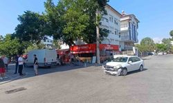 Aynı kavşakta yaşanan onlarca kaza mahalle sakinlerini isyan ettirdi
