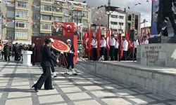 Burdur'da Cumhuriyet'in kuruluşunun 103. yılı çelenk sunma töreni ile başladı