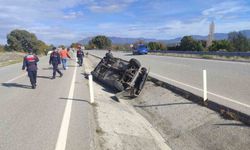 Burdur'da iki otomobil çarpıştı: 2 yaralı