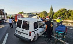 Mersin'de otomobil çekiciye arkadan çarptı: 2 ölü, 1 yaralı