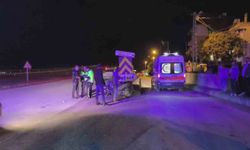 Seyir halinde olan motosiklet bariyere çarptı: 2 yaralı
