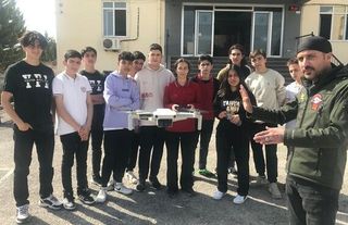 Yenişehir Belediyesinden lise öğrencilerine drone eğitimi 