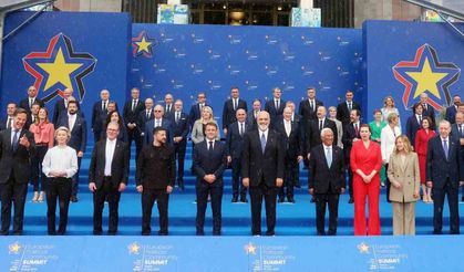 Cumhurbaşkanı Erdoğan, Avrupa Siyasi Topluluğu Zirvesinde aile fotoğrafına katıldı