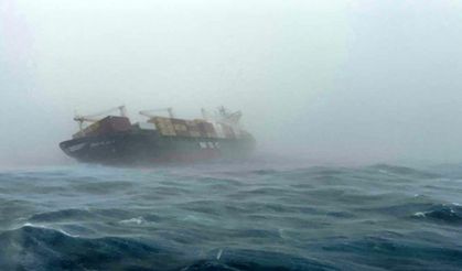 Hindistan açıklarında "tehlikeli yük" taşıyan gemisi battı, tüm mürettebat kurtarıldı