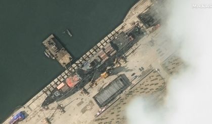 Kuzey Kore’de savaş gemisini denize indirme töreninde yaşanan kazayla ilgili 3 yetkiliye gözaltı