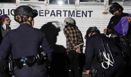 Los Angeles sokakları alev alev: 100’den fazla kişi gözaltına alındı