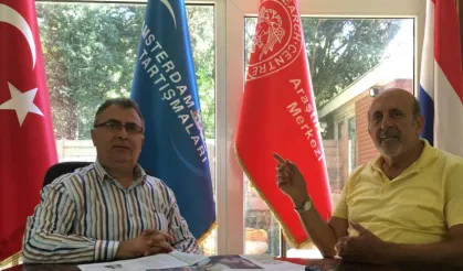 Amsterdam Belediyesi'nden "Doğu Türkistan" Kararı