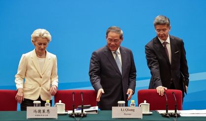 AB Komisyon Başkanı Leyen: "Beklentimiz, Çin’in nüfuzunu kullanarak Rusya’nın müzakere masasına ciddiyetle oturmasını sağlamasıdır"