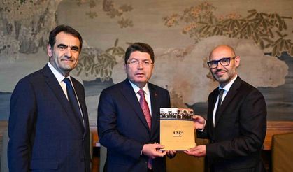 Bakan Tunç, Barış Sarayı’nda incelemelerde bulundu