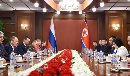 Rusya Dışişleri Bakanı Lavrov, Kuzey Kore’de mevkidaşı Choe ile görüştü