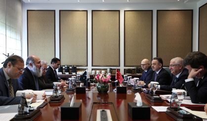 Bakan Güler, Pakistan Ticaret Bakanı Khan ile bir araya geldi