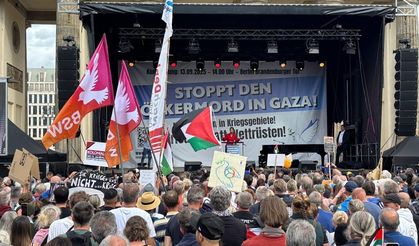 Berlin’de binlerce kişiden "Gazze’de Soykırımı Durdurun" çağrısı